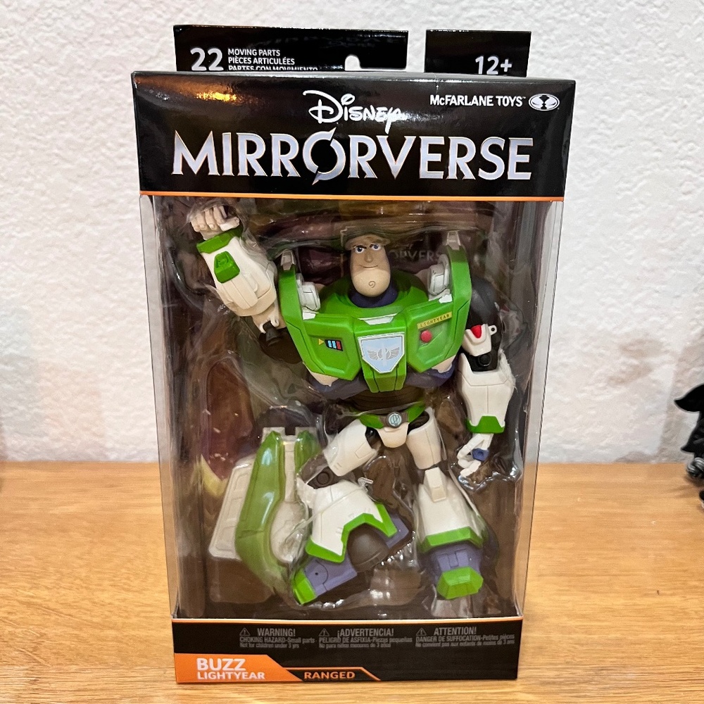 McFarlane Toys Articulated Figure - Disney Mirrorverse - BUZZ LIGHTYEAR (Ranged) - Picture 1 of 6